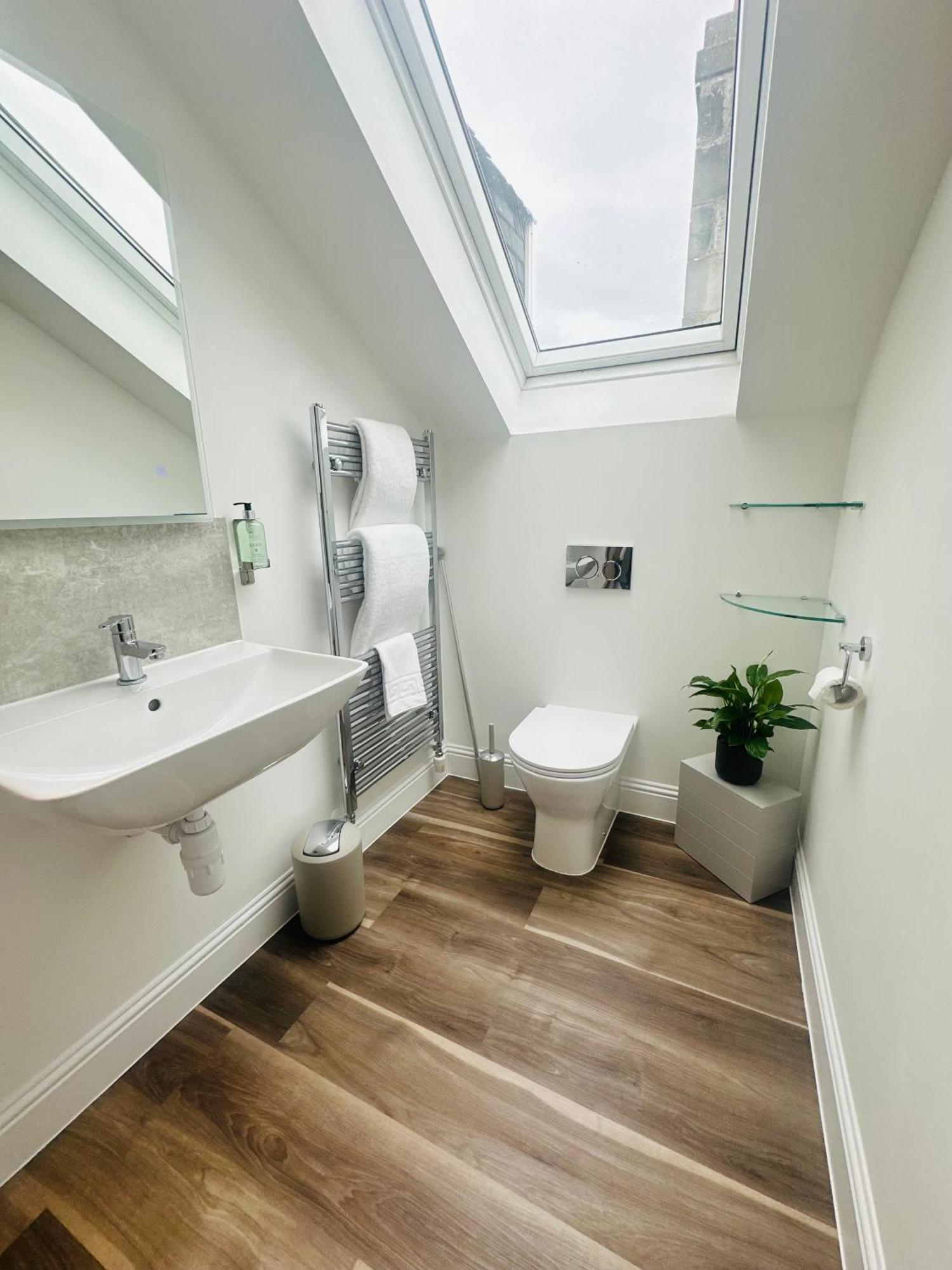 Barnet House Serviced Apartments Dunfermline Exterior photo